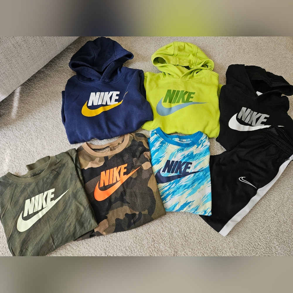 Boys YLG (large) Nike lot